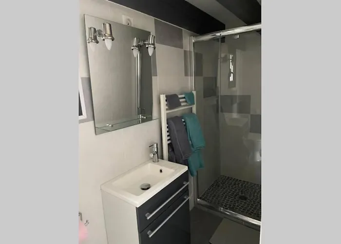 Joli studio avec jacuzzi et terrasse privée